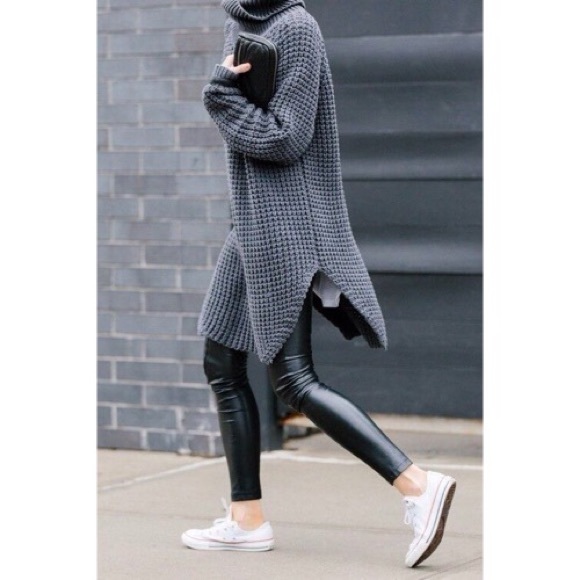 🚨SALE!🚨 Faux Black Leather Leggings - Picture 4 of 6